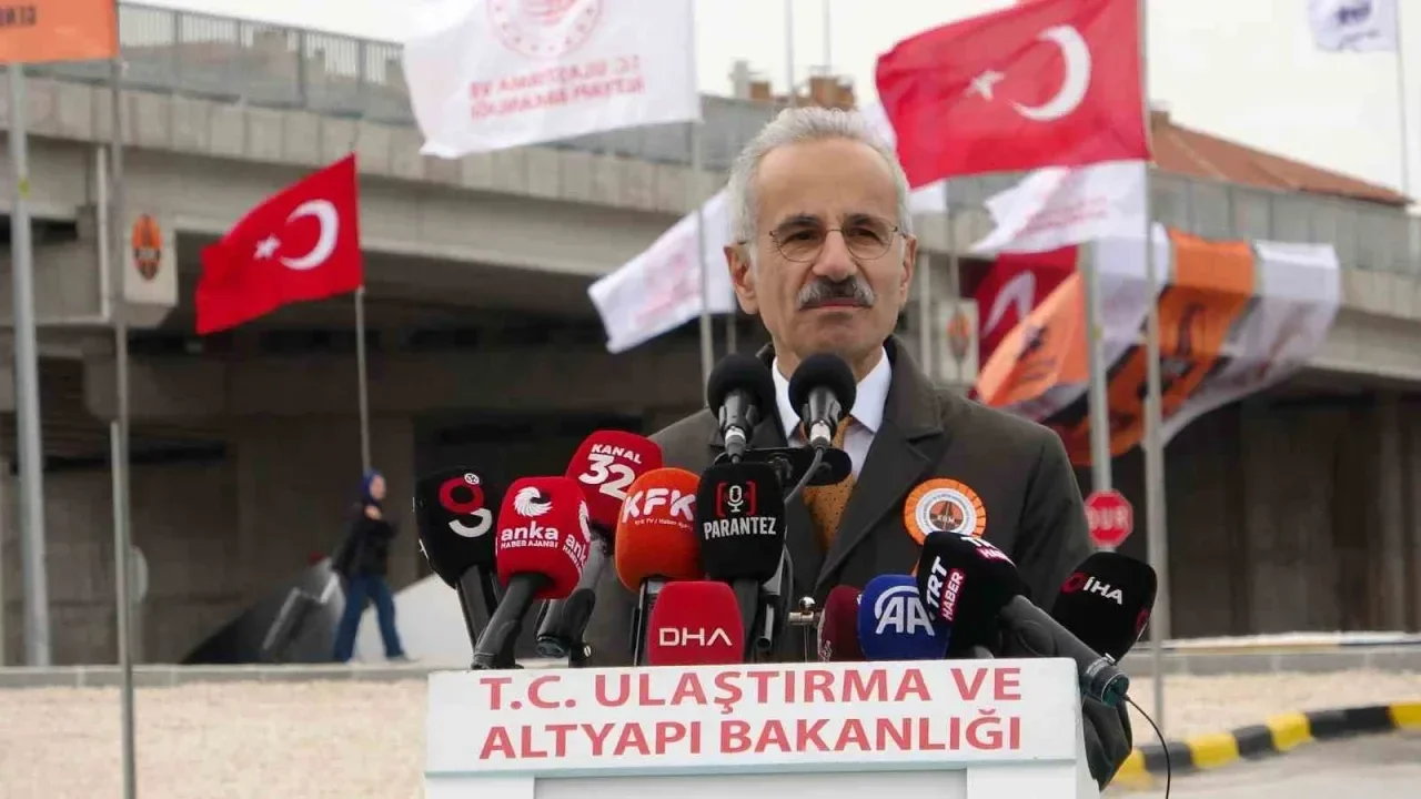 Bakan Uraloğlu: "Isparta’da son 24 yılda ulaşıma 35,4 milyar lira yatırım yaptık"