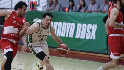 Lider Sakarya play-off’a çeyrek finalden gidiyor