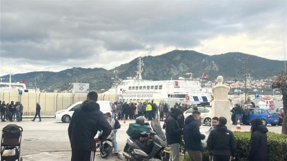 Türk tatilciler dönüş yolunda Yunanistan'ın Midilli Adası'nda mahsur kaldı
