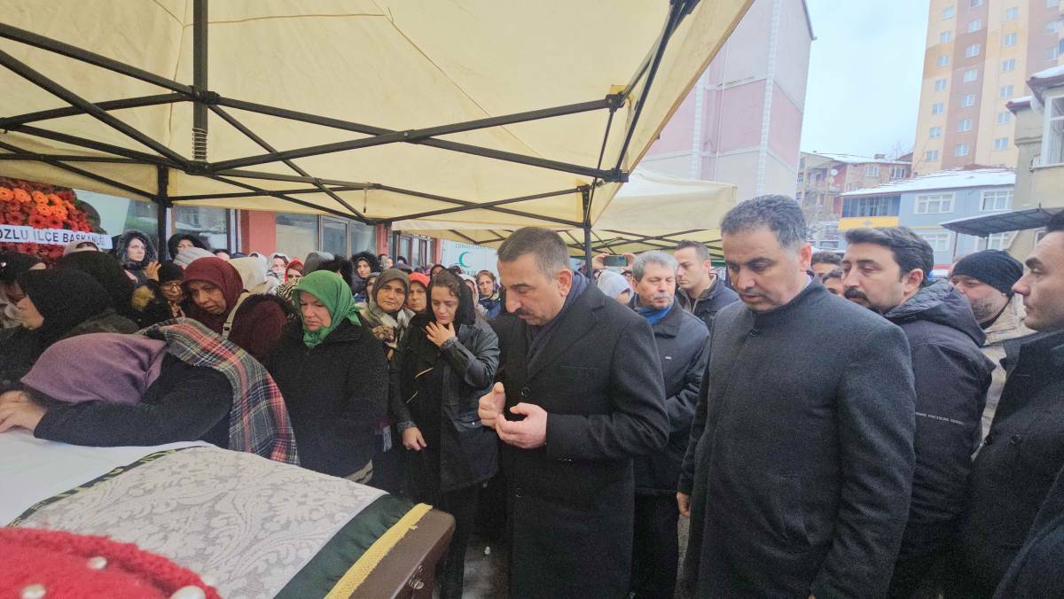 Annesi püre kızı elma yerken öldü