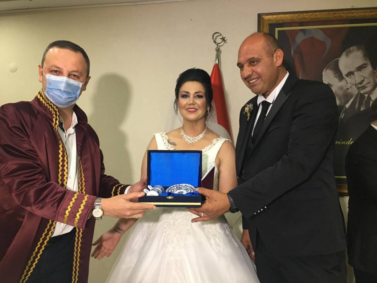 Annesi püre kızı elma yerken öldü