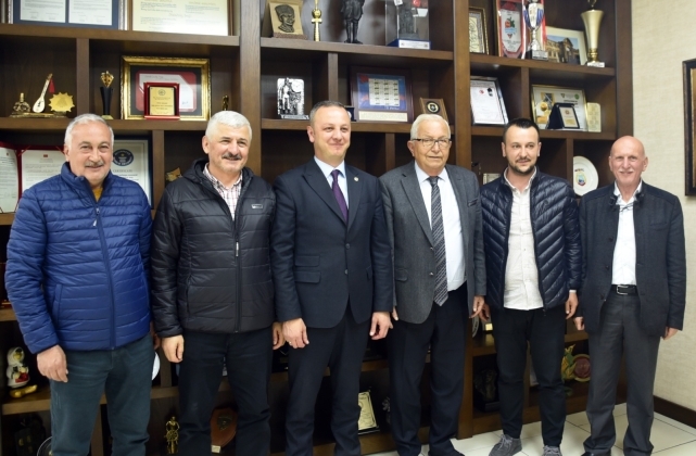 Zonguldak Belediye Başkanı Ömer Selim Alan, Başkan Posbıyık’a Taziye Ziyaretinde Bulundu 4