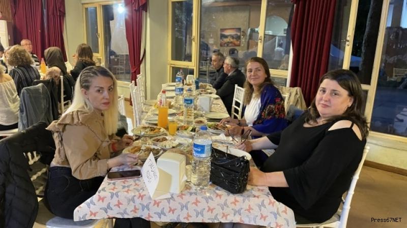 Çaycumalı Ozan Mevlüt  ve Gül Toplu çifti dünya evine girdi 5