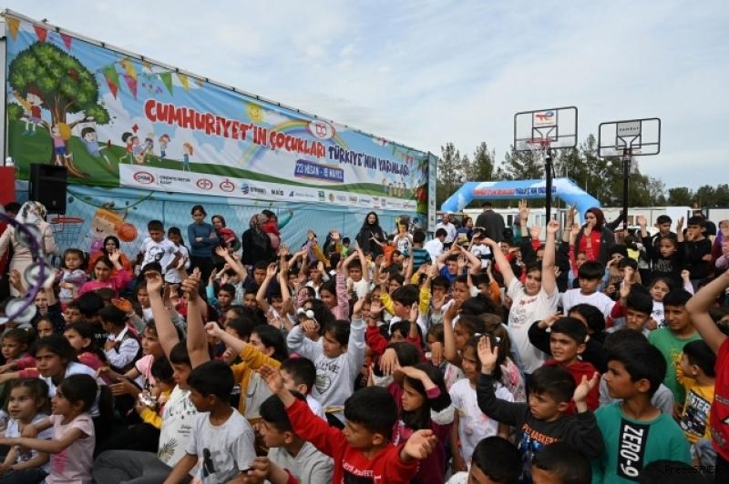 Çocuklar, OYAK'ın geleneksel çocuk tiyatrosu şenliğinde buluştular 3