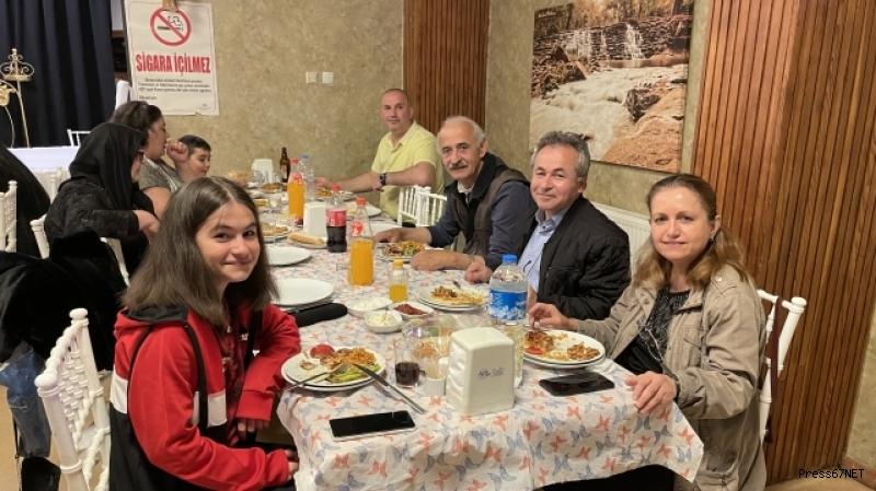 Çaycumalı Ozan Mevlüt  ve Gül Toplu çifti dünya evine girdi 2