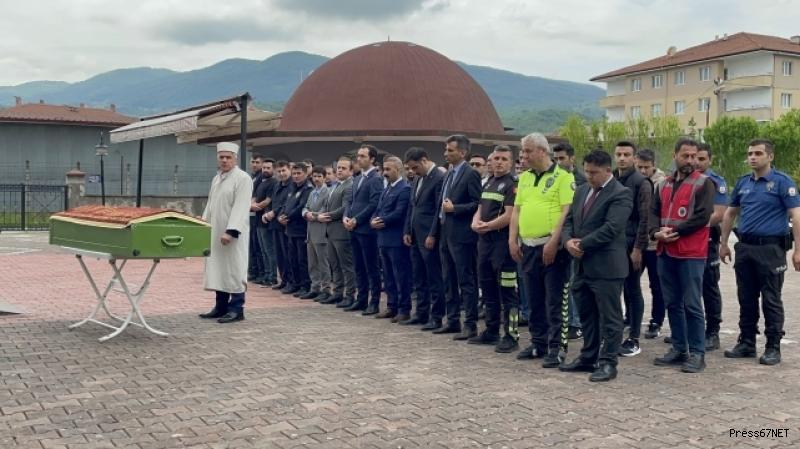 2 yaşındaki çocuk kimsesizler mezarlığına defnedildi 2