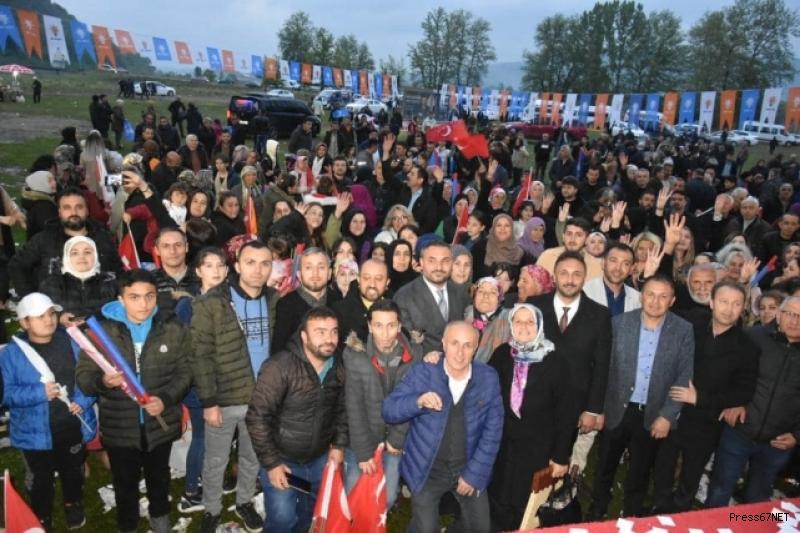 Tıskaoğlu, "Bu sevginin yazamayacağı hiçbir tarih yok" 2