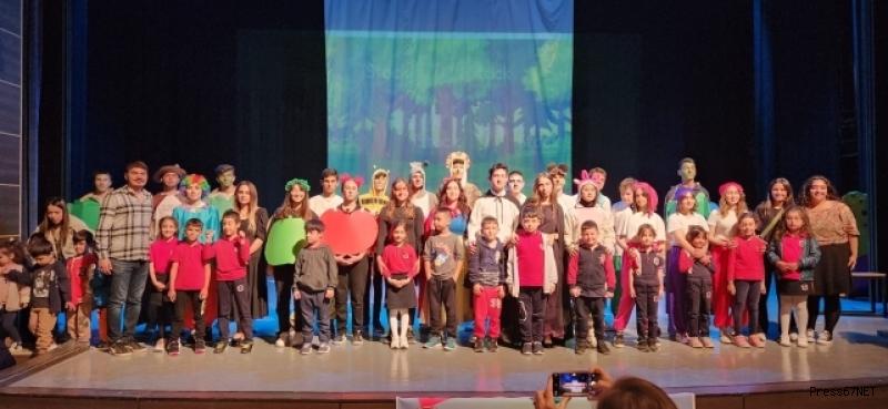 Bizim tek isteğimiz, biraz gülümsemeniz 3