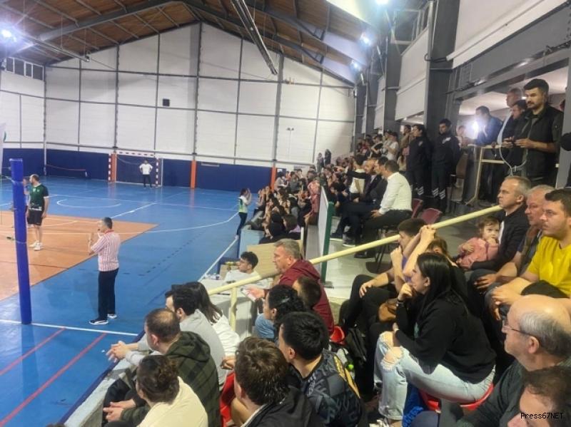Voleybol turnuvasında Barbaros Kutlutaş Ortaokulu kazandı 3