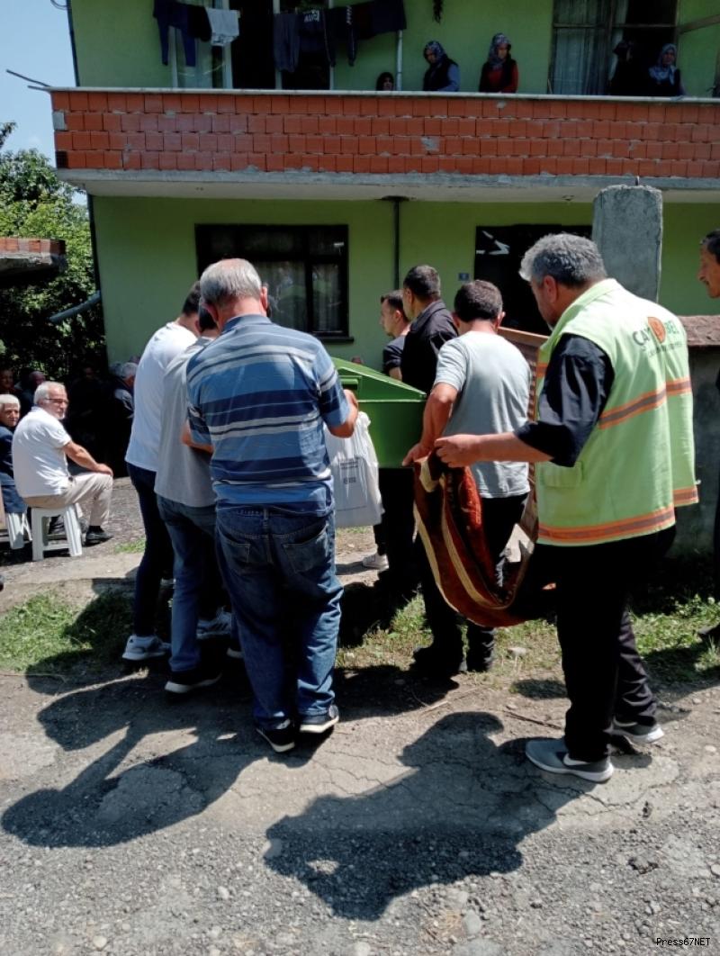Bisikletinde kalp krizi geçiren adam defnedildi 1