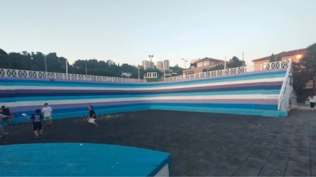 Tepkiler üzerine nedeniyle boyanan tribünlerde dikkat çeken detay 1