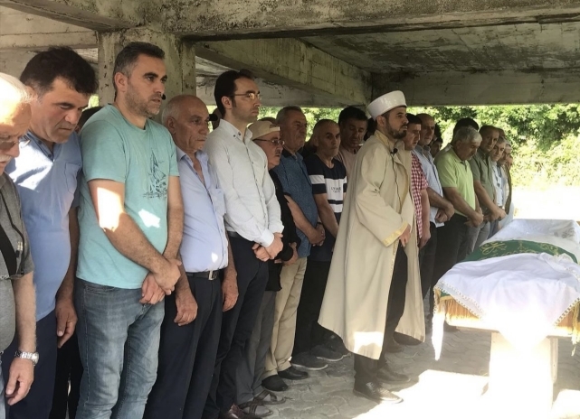 Şehit annesi son yolculuğuna uğurlandı 2