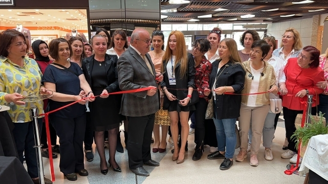 Bu sergide atık malzemeler yeniden hayat buldu 5