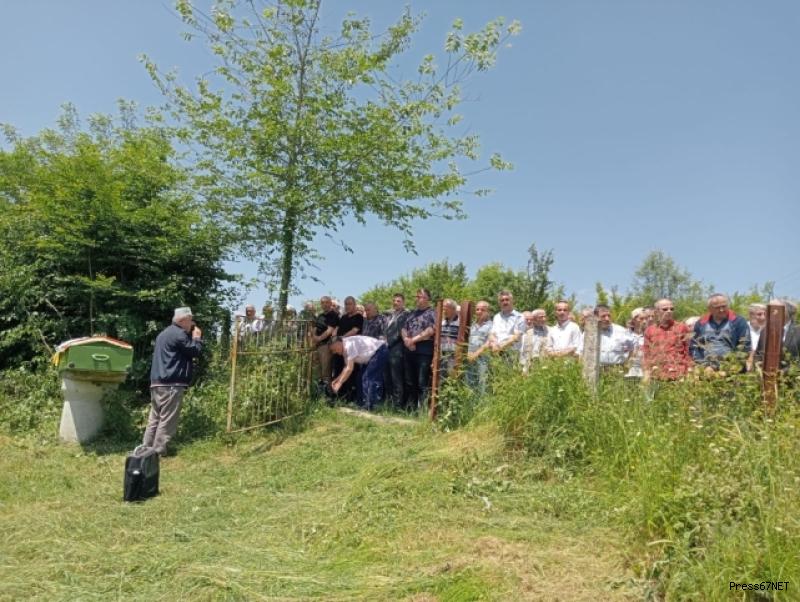 Bisikletinde kalp krizi geçiren adam defnedildi 3