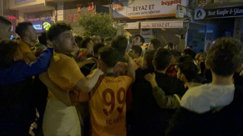 Çaycuma'da Galatasaray taraftarı sokağa döküldü 3