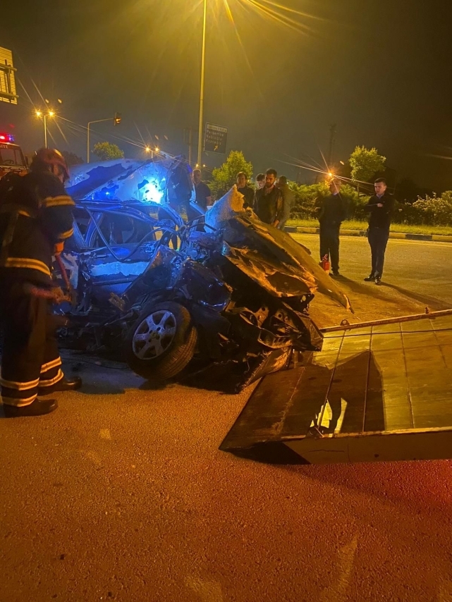 Otobüsle çarpışan otomobil sürücü 203 promil alkollü çıktı 4