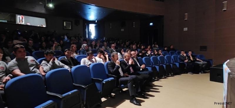 Bizim tek isteğimiz, biraz gülümsemeniz 4