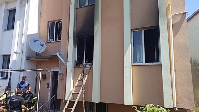 Çıkan yangında ev kullanılmaz hale geldi   4