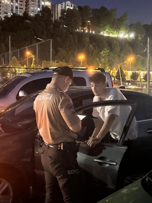 Uygulamada 223 şahıs ve 156 araç kontrol edildi 2