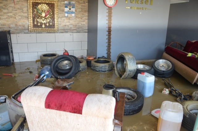 Çaycuma’da selin vurduğu galerici esnafından belediyeye tepki 2