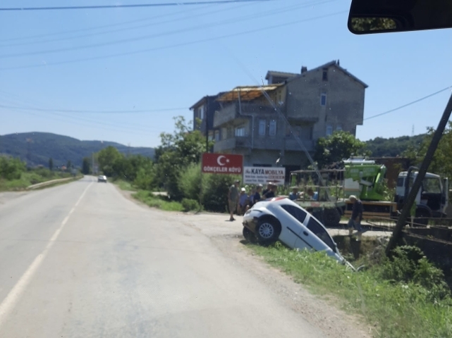 Direksiyon hakimiyetini kaybetti kanala uçtu! 1