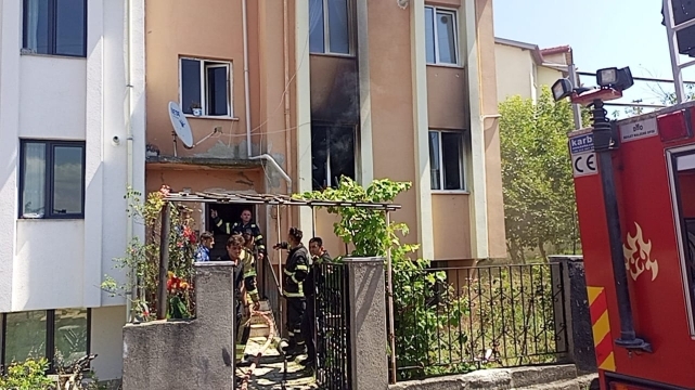 Çıkan yangında ev kullanılmaz hale geldi   5