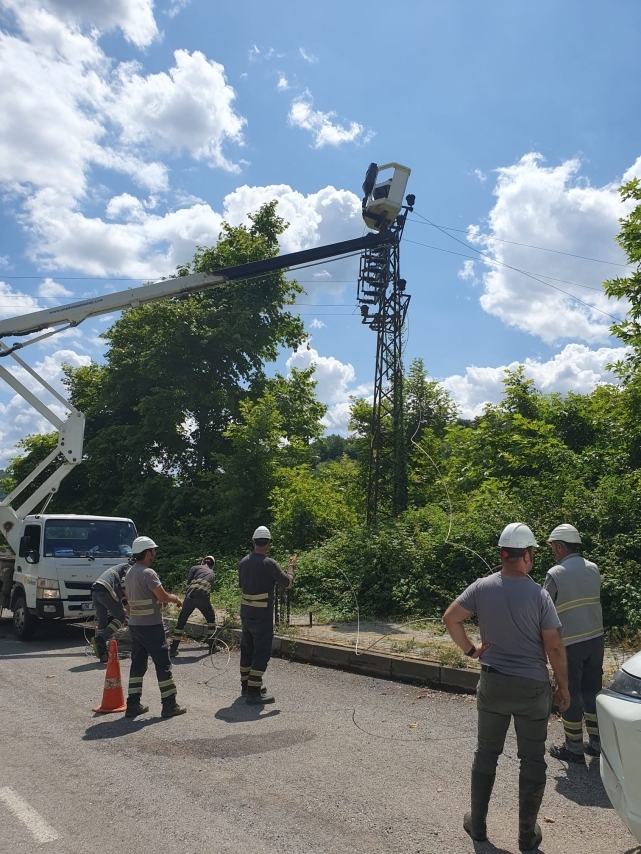 Sel öncesi-sonrası Başkent EDAŞ' tan yoğun mücadele mesaisi devam ediyor 5