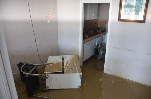 Çaycuma’da selin vurduğu galerici esnafından belediyeye tepki 4