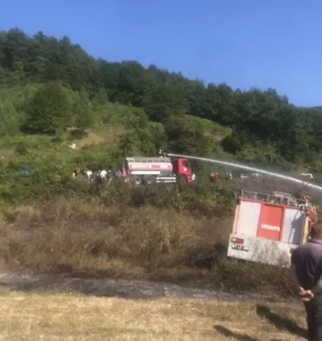 Örtü yangınını itfaiye ekipleri söndürdü 2
