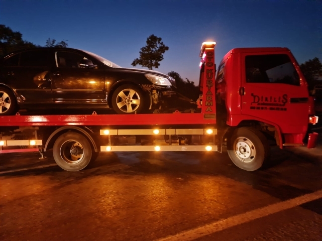 İki araç kazaya karıştı sürücüler yaralandı! 3