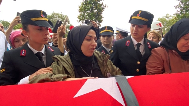 Zonguldak Şehit Piyade Uzman Çavuş Mustafa Sezer'i uğurladı 5