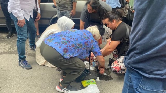 Otomobilin çarptığı kadın yaralandı 1