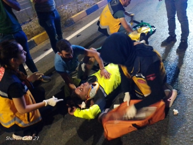 Önündeki araca çarpmamak için motoruyla düştü 2