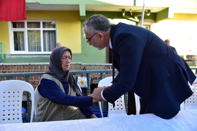 Bakan Işıkhan'dan şehidin ailesine taziye ziyareti 3