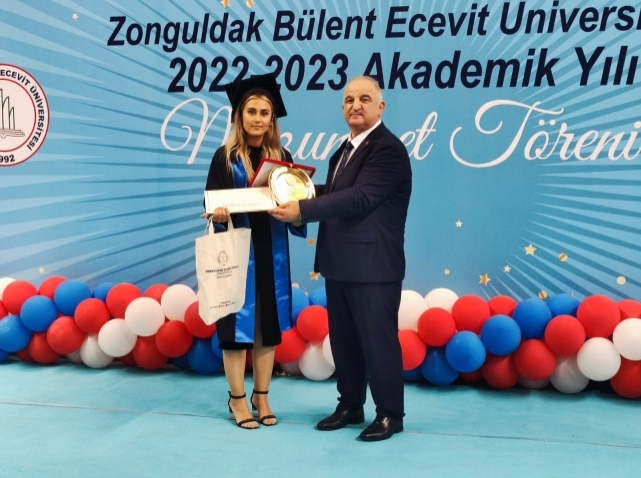 ZBEÜ'de mezuniyet coşkusu   2