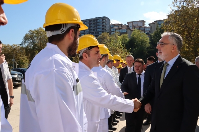 Bakan Bayraktar ve Bakan Işıkhan'ı karşıladılar 2