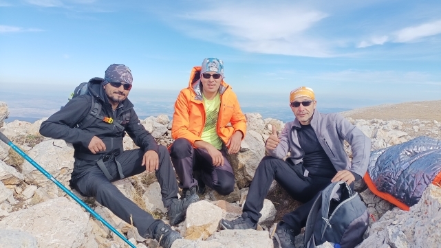 3 dağcı Cumhuriyetin 100. yılını Ilgaz Dağı’nda kutladı 1