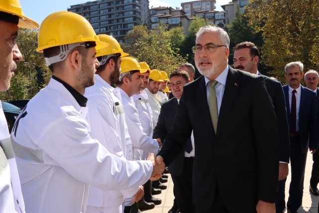 Bakan Bayraktar ve Bakan Işıkhan'ı karşıladılar 3