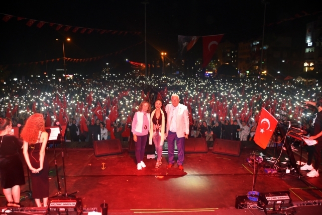 Buray ve Betül Demir, Kdz. Ereğli'yi coşturdu! 1