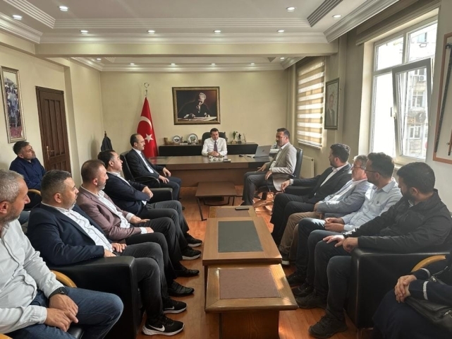 AK Parti'nin "Yüz Yüze 100 Program"ı Devrek'te Gerçekleştirildi 2