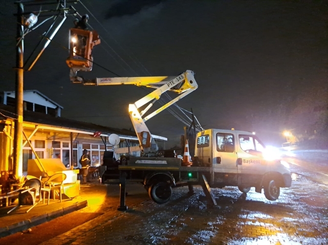 Başkent EDAŞ Fırtınada Kesintisiz Elektrik İçin Sahada 4