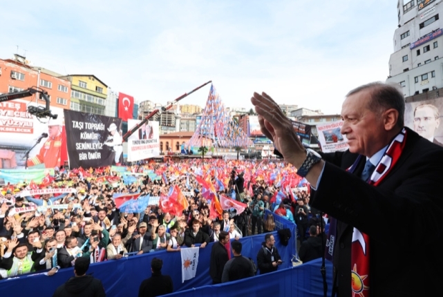 Cumhurbaşkanı Erdoğan Zonguldak'ta "Bugün bu ilk mitingimiz. Bunun kadri kıymetini mutlaka bilin" 15