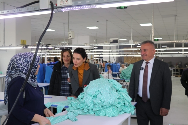 Sesli ve ekibi kadınlar gününü kutladı 1