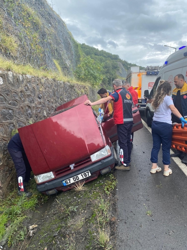 Zonguldak'ta Trafik Kazası: Araç Kanala Düştü, İki Kişi Yaralandı 2