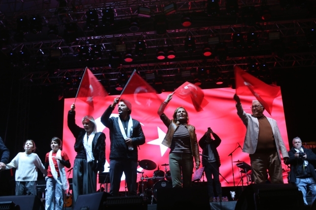 Kdz. Ereğli, Atatürk ve Cumhuriyet için yürüdü 2