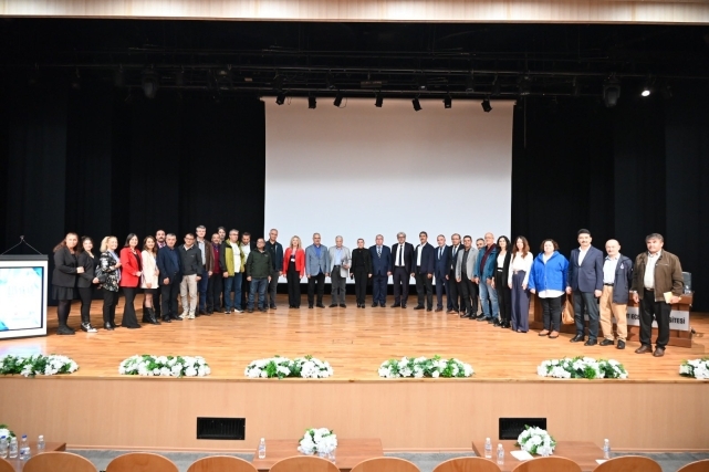 Zonguldak’ta "Lider Yöneticiler Akademisi (LİYAKAD)" Paneli Düzenlendi 1