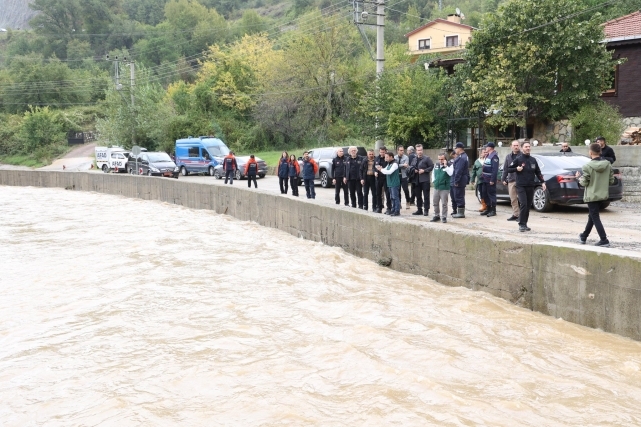 AFAD Başkanı Memiş, Ilıksu'daki tedbirleri yerinde inceledi 1