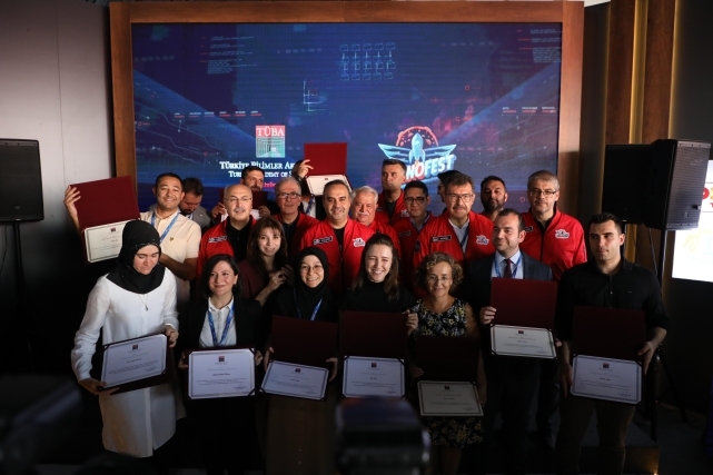 BARÜ'ye "TÜBA-TEKNOFEST Doktora Bilim Ödülü" verildi 1