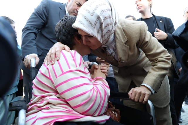 Bakan Göktaş, huzurevi ve rehabilitasyon merkezini ziyaret etti 2