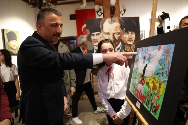 "Cumhuriyetin Yaşayan Değerleri" resim sergisi açıldı 1